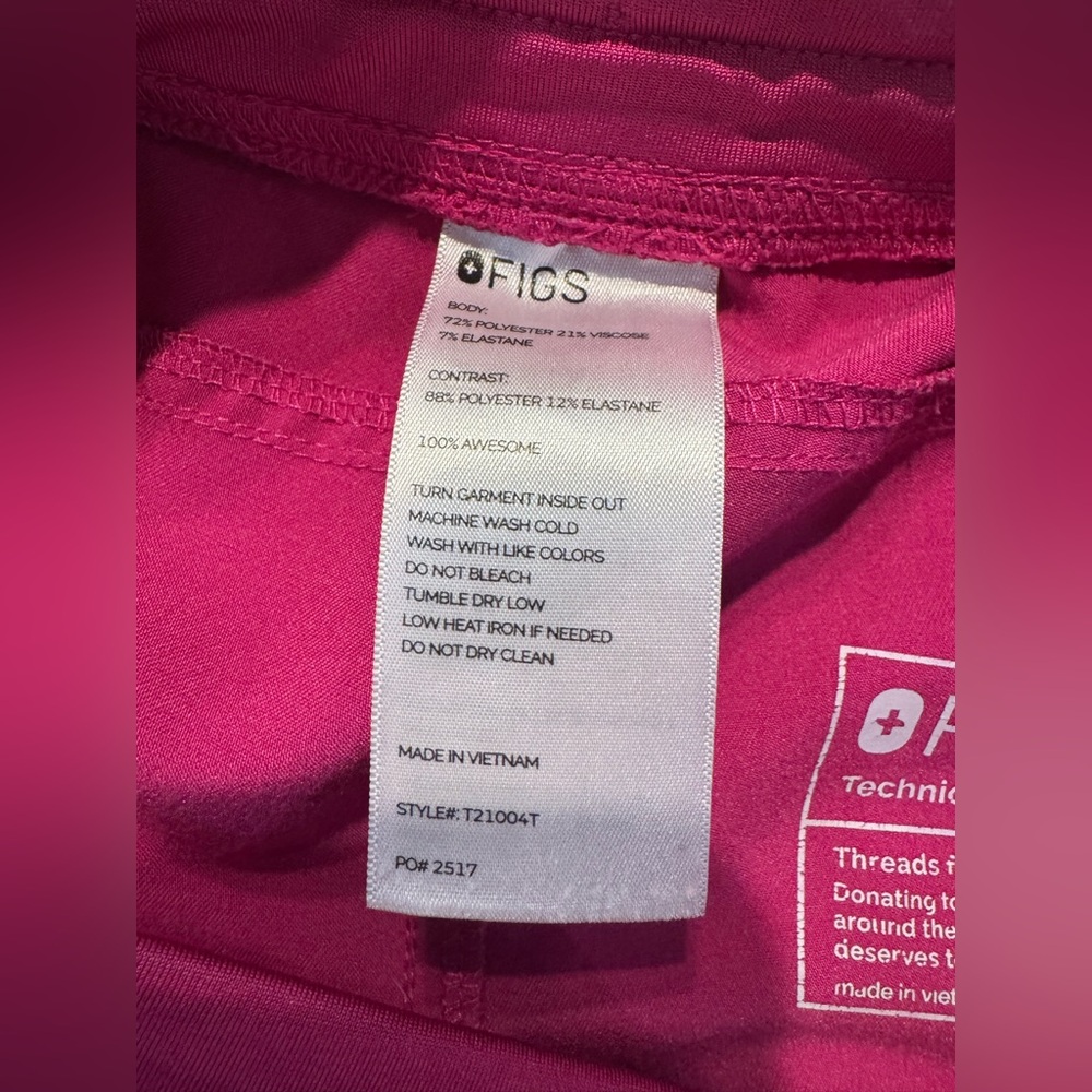 Figs Women’s Raspberry Sorbet Scrub Set-XS/tall Kade Cargo Pants; XXS Casma top - Picture 10 of 13
